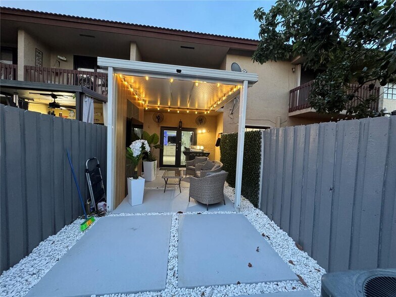 Building Photo - 13308 SW 60th Ter