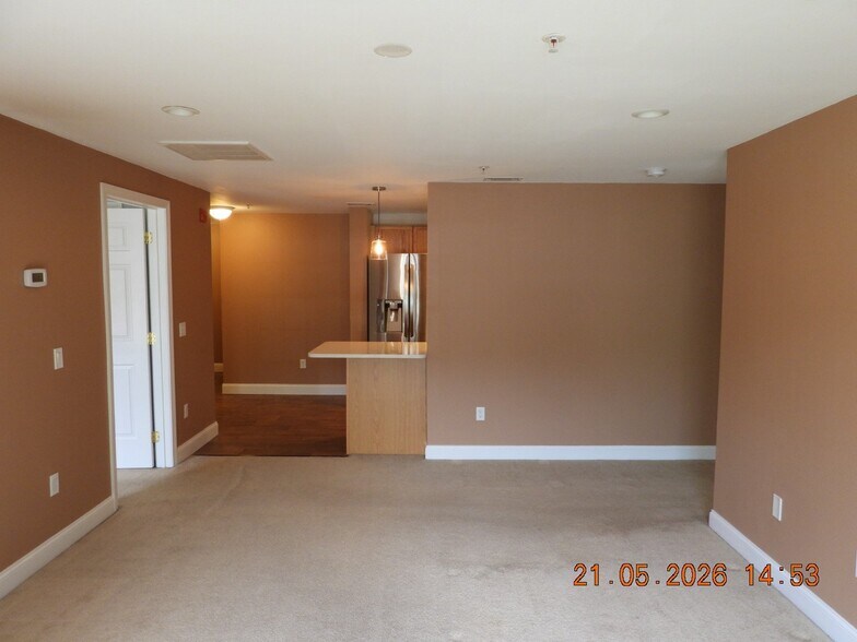 Building Photo - 16 Vista Ridge Dr