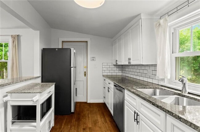 Building Photo - 2208 Forrest Pl NW