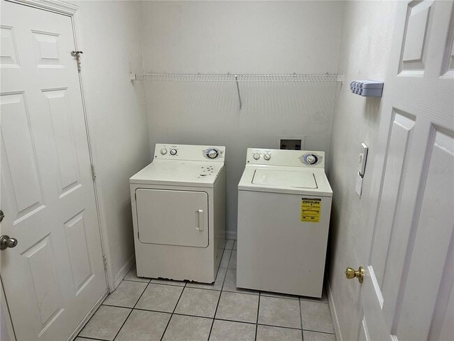 Building Photo - 1842 Island Walk Dr