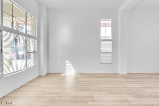 Building Photo - 3986 Windansea St