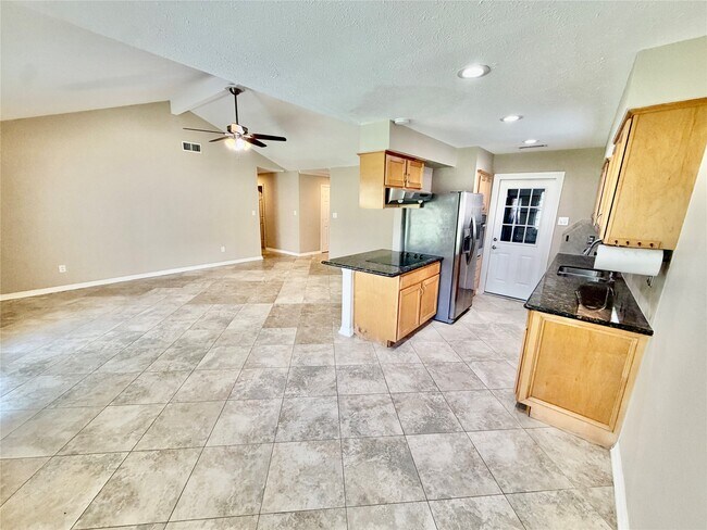 Building Photo - 5838 Ludington Dr