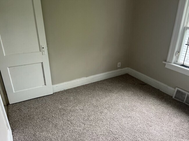 Building Photo - Newly updated home for rent!