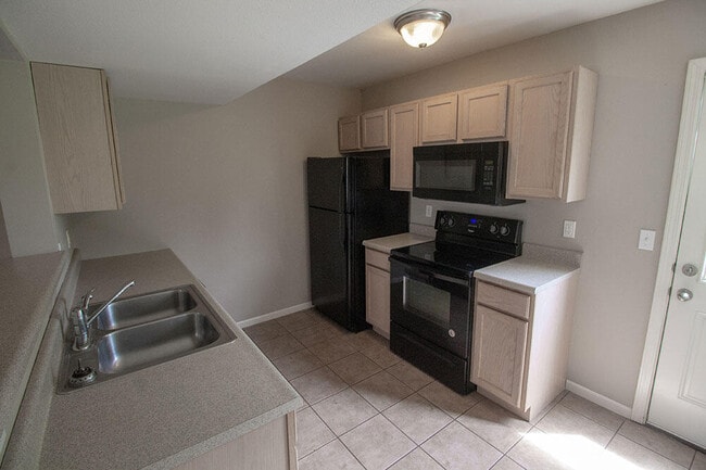 Building Photo - 4006 Snowy Owl Dr