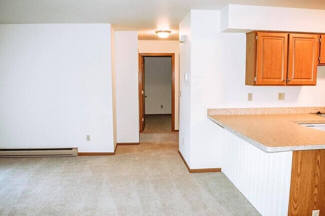 2 Bed, 1 Bath Layout - Morgie Associates LLC (Dousman Apartments)