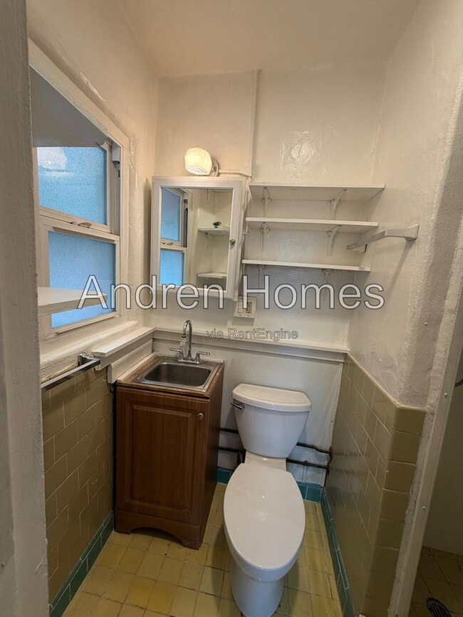 Building Photo - 10110 Soquel Dr