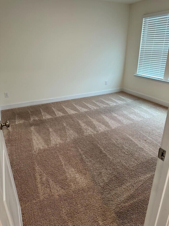 Building Photo - Charming 3 Bedroom Home Located In Angier