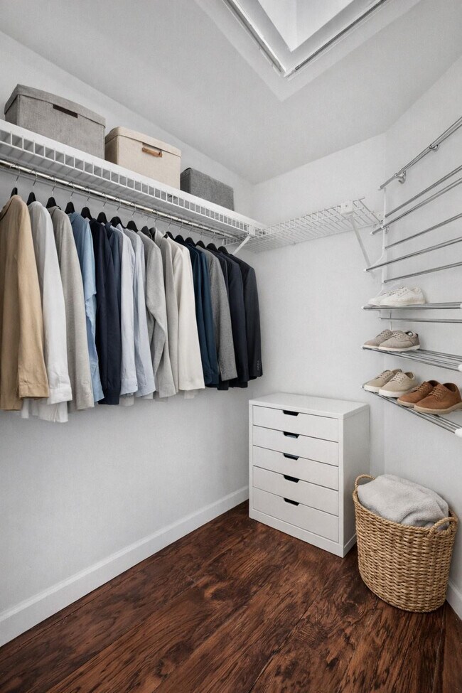 Building Photo - 4550 SW 68th Ct