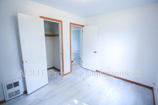 Building Photo - 3010 Johnson Ave NW