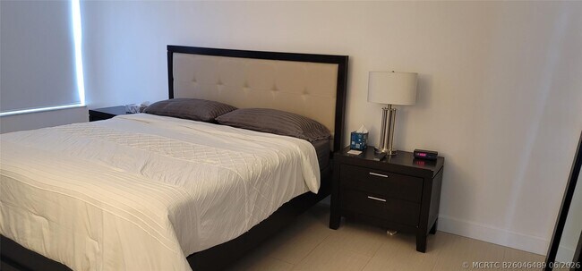 Building Photo - 3800 Galt Ocean Dr