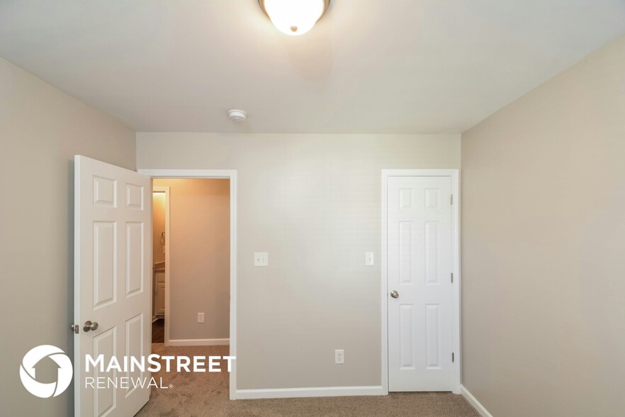Building Photo - 313 Whitehall Ct