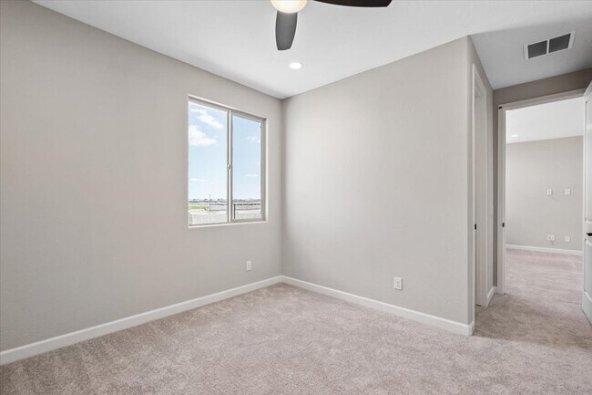 Building Photo - 35763 Geode Wy