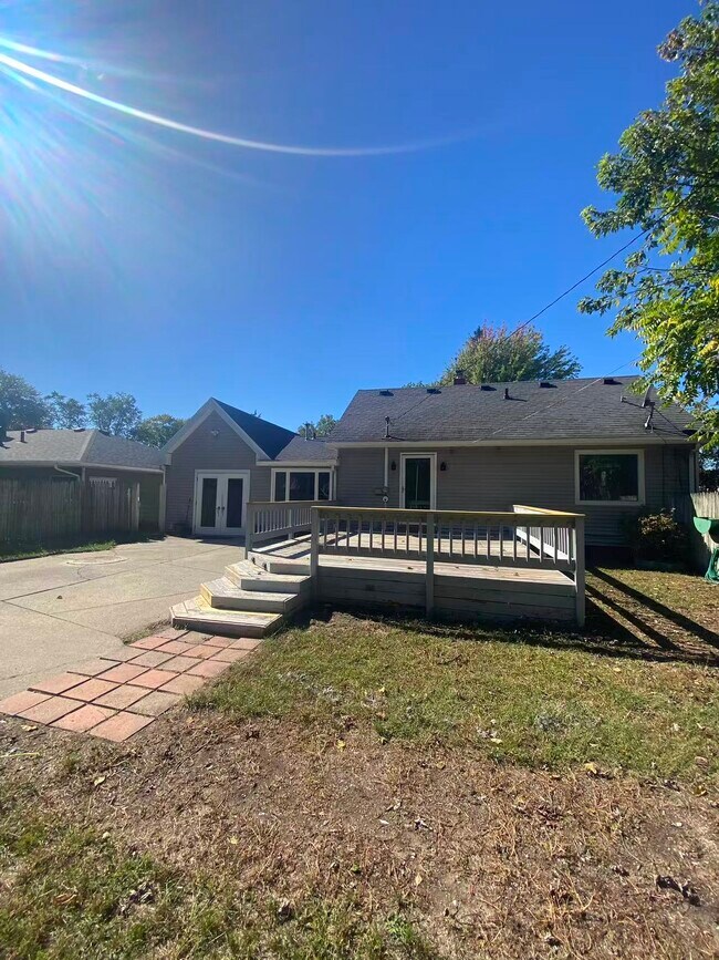 Building Photo - 3928 Crary Dr