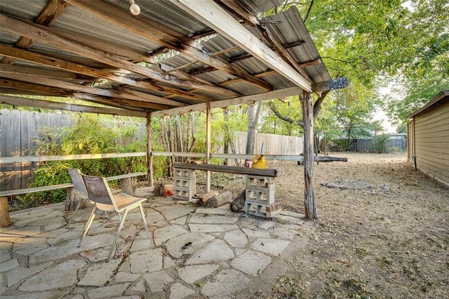 Building Photo - 1011 E 49th St