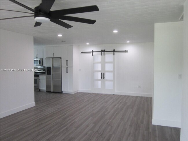 Building Photo - 7571 Pierce St