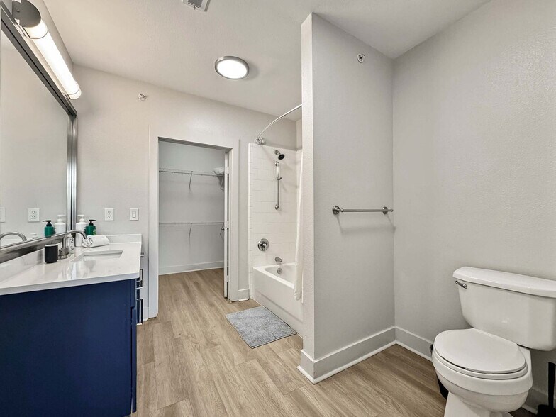 Building Photo - 2916 Indiana St