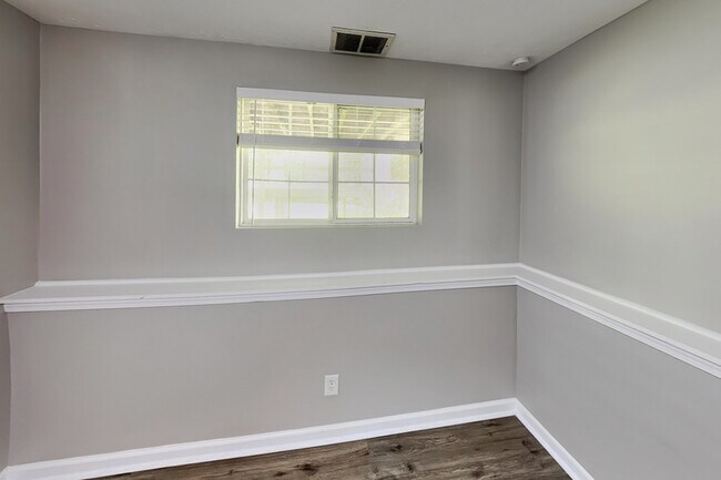 Building Photo - 263 Fenster Dr