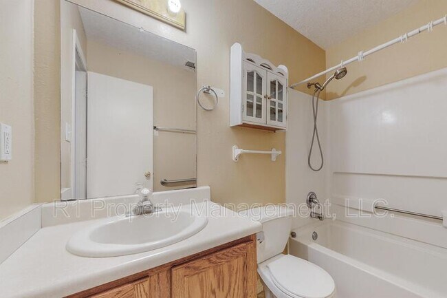 Building Photo - 10728 Hatch Dr NW