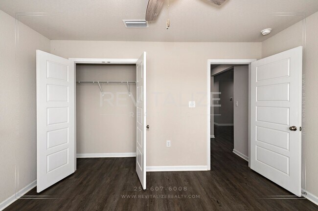 Building Photo - 8072 Irwin Loop