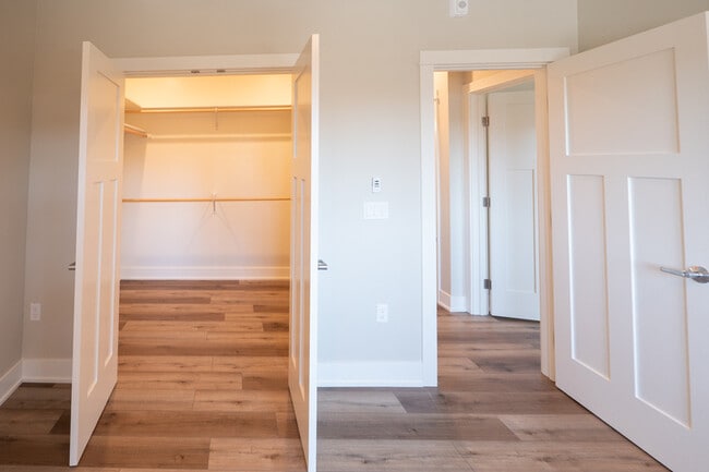 Building Photo - 120 Richardson St