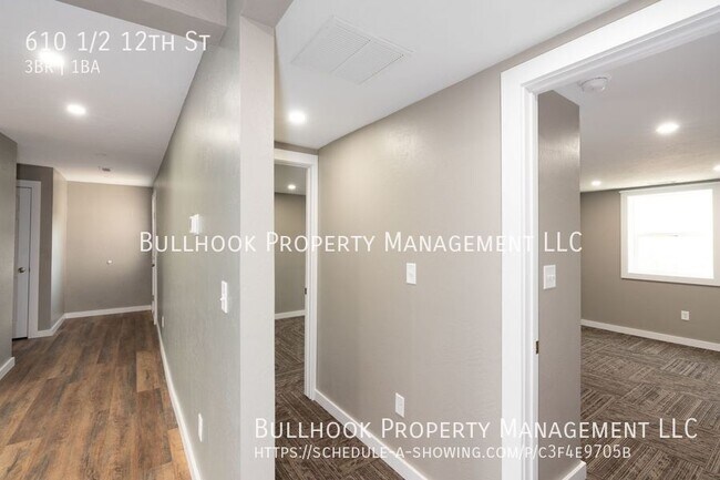 Building Photo - 610 1/2 12th St-