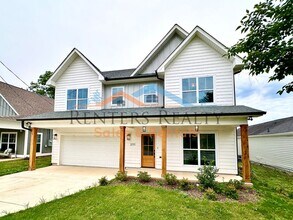 Building Photo - 3BR Home with Office, Bonus Room, Large Kitchen Island, 2-Car Garage & Large Yard – Huntsville Li...