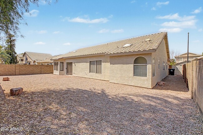 Building Photo - 851 W Palo Verde St