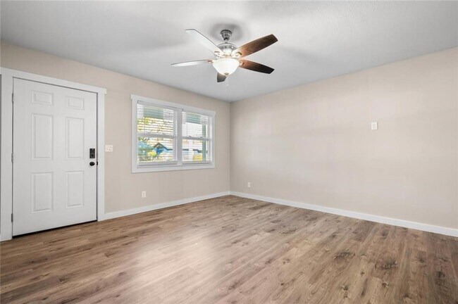 Building Photo - 920 Johnston St