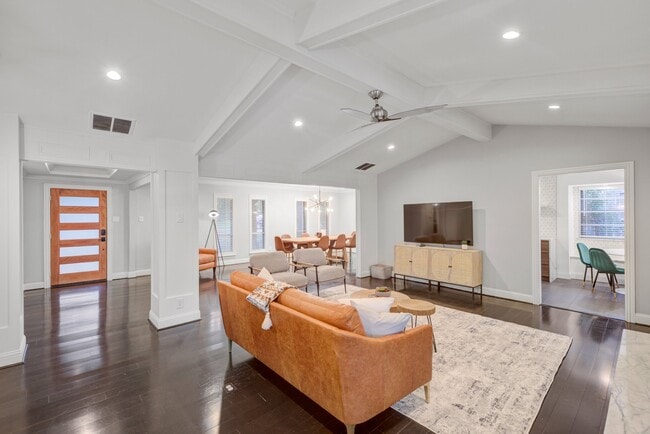 Building Photo - 9667 Timberleaf Dr