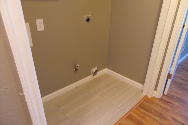 Building Photo - 4918 Sterling Crossing