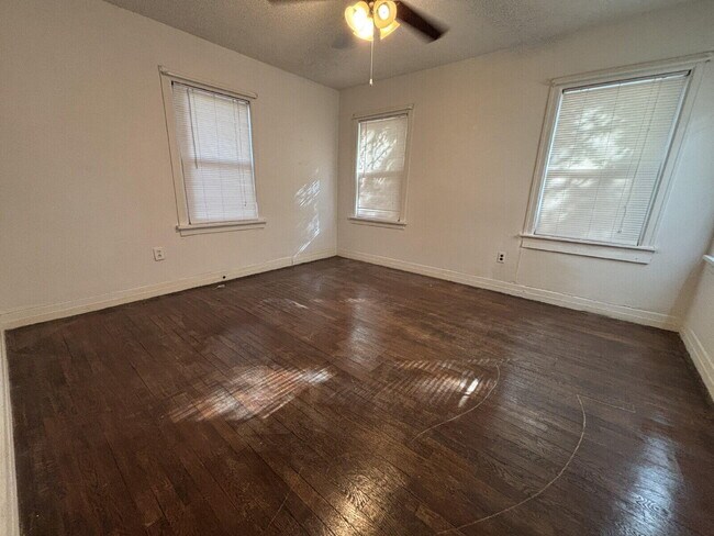 Building Photo - 2318 20th St