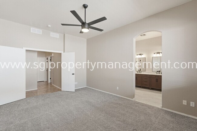 Building Photo - 13178 W Rimrock St