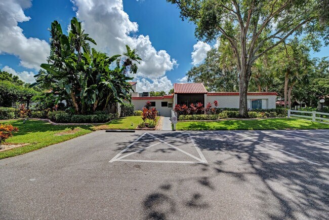 Building Photo - **AVAILABLE STARTING FEBRUARY 2026 FOR UP TO 6 MONTHS **