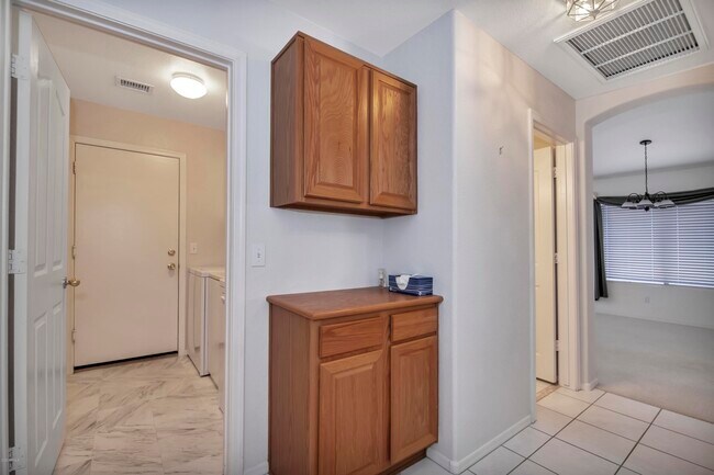Building Photo - 8951 E Red Mountain Ln