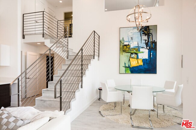 Building Photo - 118 S Kenwood St