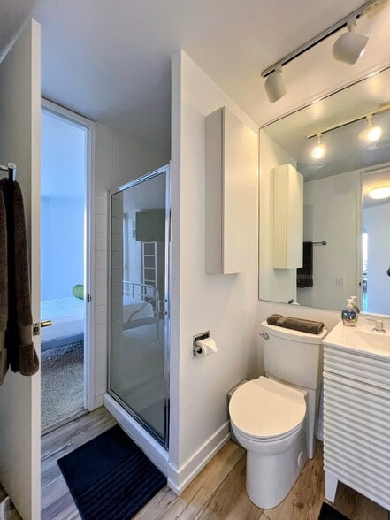 Building Photo - 345 W Fullerton Pkwy