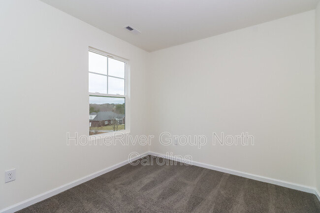 Building Photo - 1531 Antioch Dr