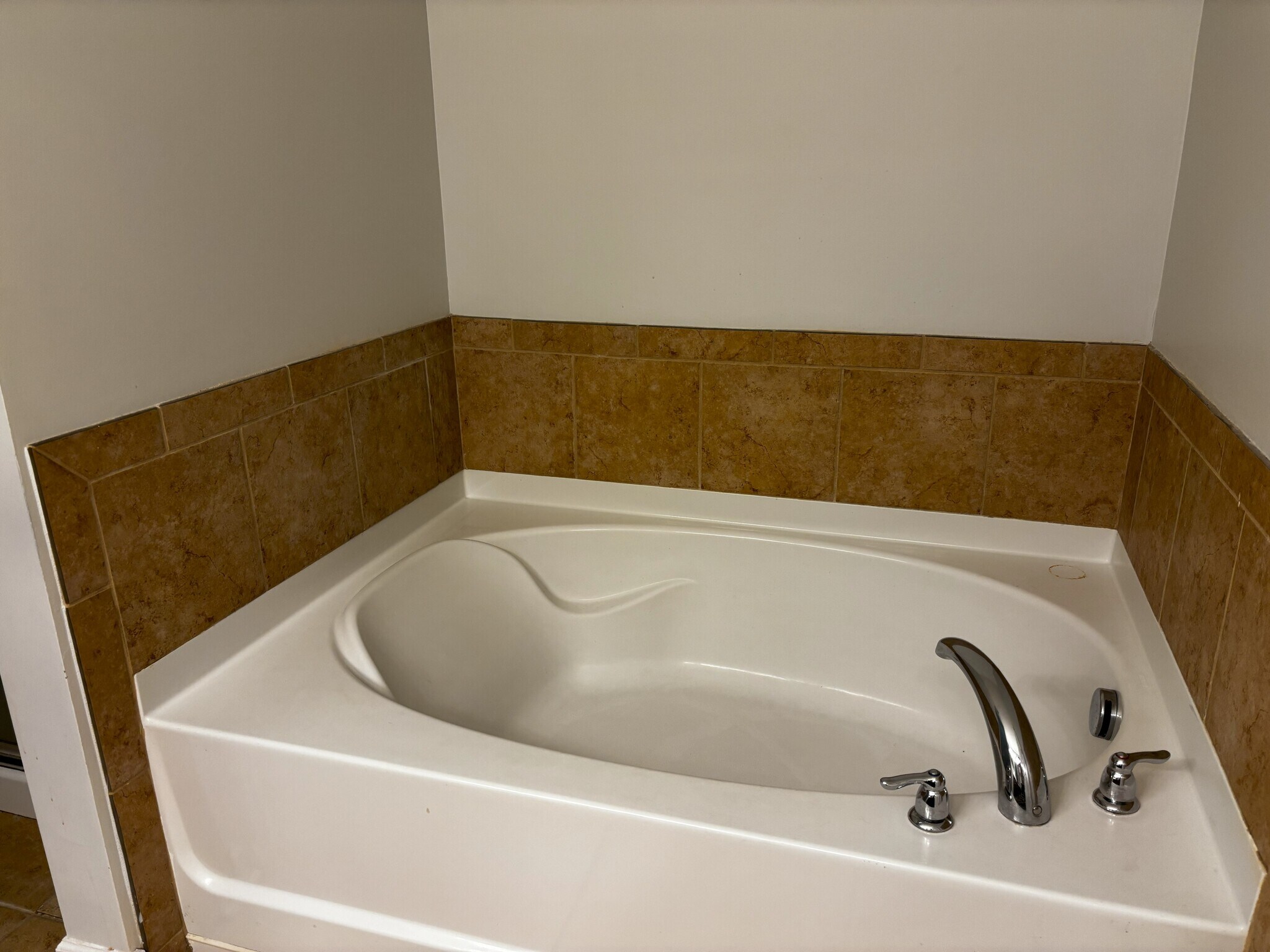 Building Photo - 5600 Moresby Ct
