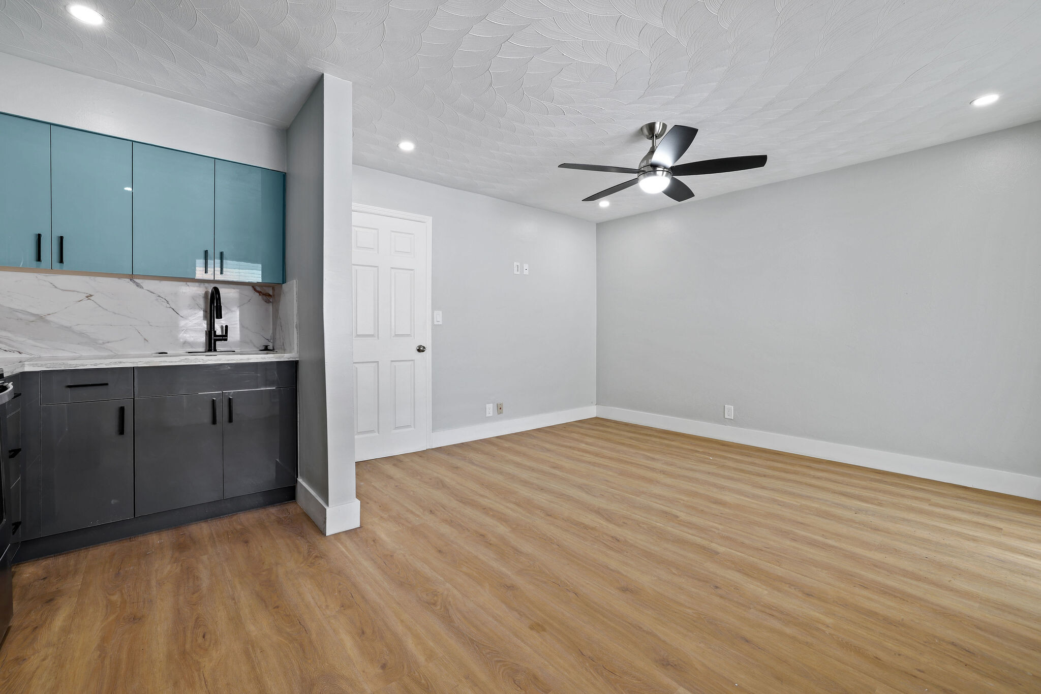 Building Photo - 1634 NE 4th Pl