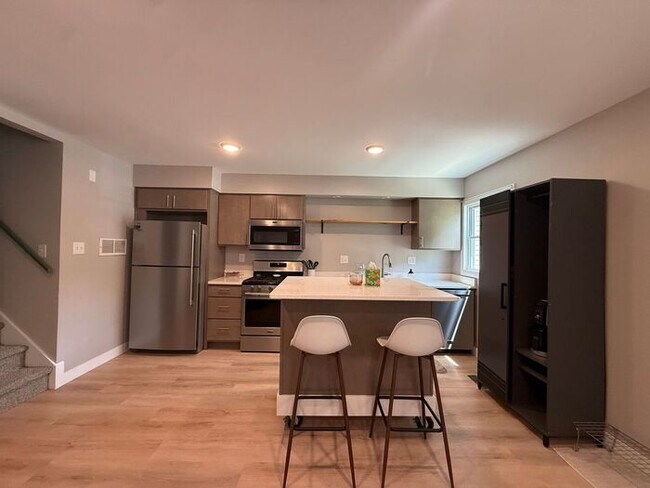 Building Photo - $1,750 | 3 Bedroom, 1 Bathroom | FULLY REMODELED | No Pets | Available for August 1st, 2026 Move in!
