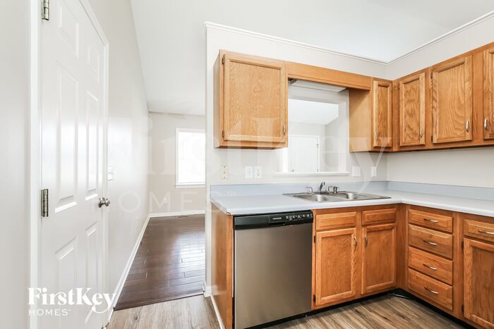 Building Photo - 4213 Birchgarden Dr