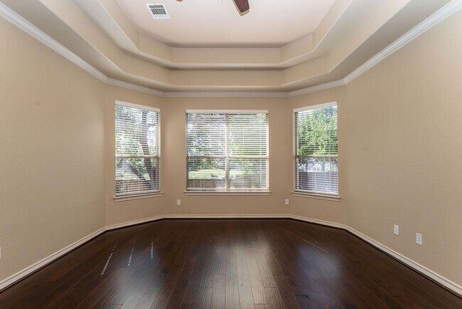 Building Photo - 604 Riley Trl