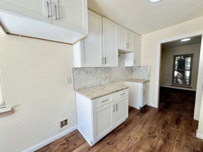 Building Photo - *COMING SOON* *MOVE IN SPECIAL* Beautiful 3-Bedroom/ 2 Bath REMODELED Home!