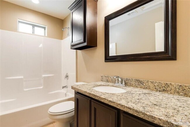 Building Photo - 10 Linda Vista St