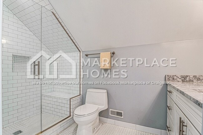 Building Photo - 612 S Dorchester Ave