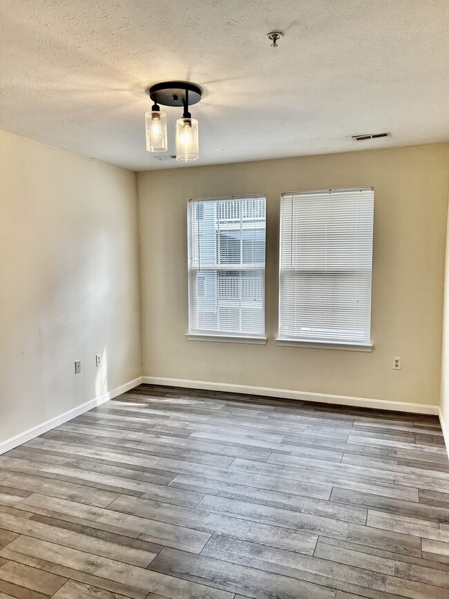 Building Photo - 45511 Westmeath Way