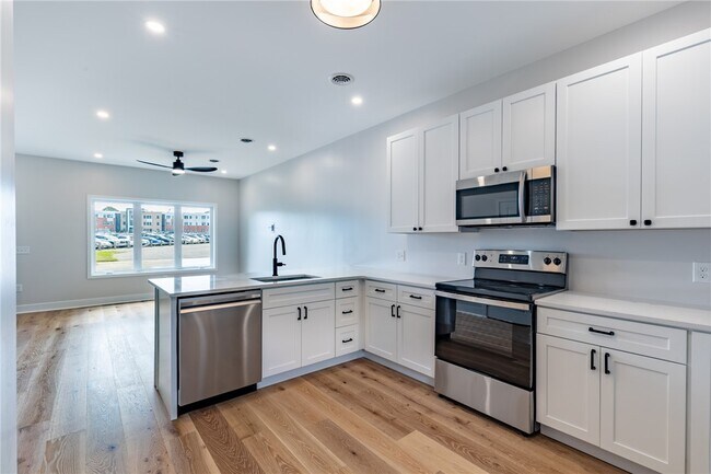 Building Photo - 169 S Union St