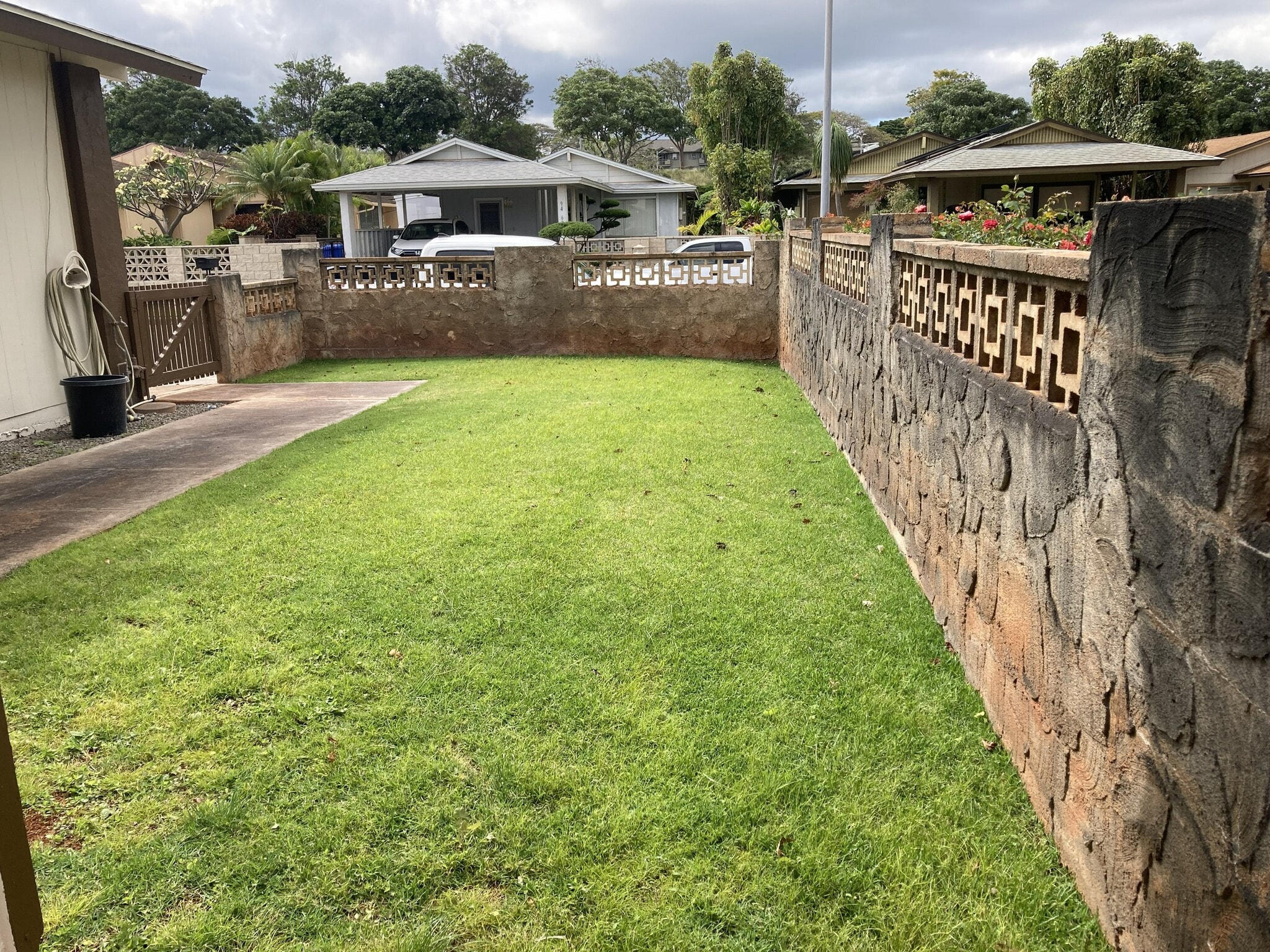 Building Photo - 94-693 Kamalo St