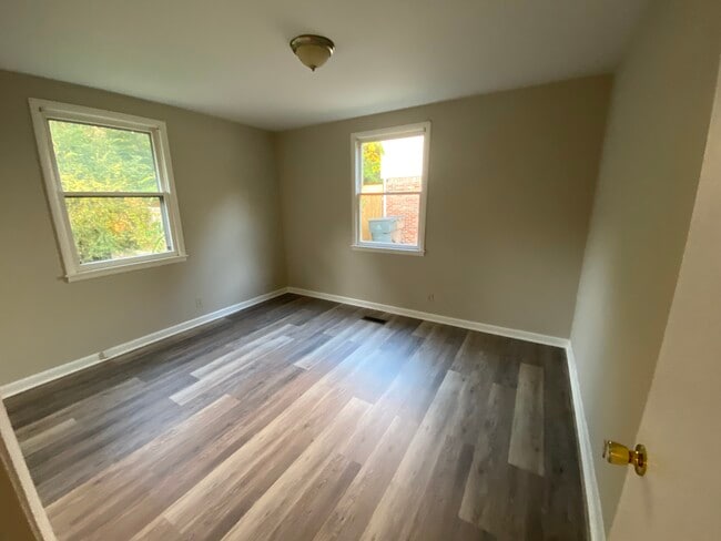 Building Photo - 649 Huntington Ridge Dr