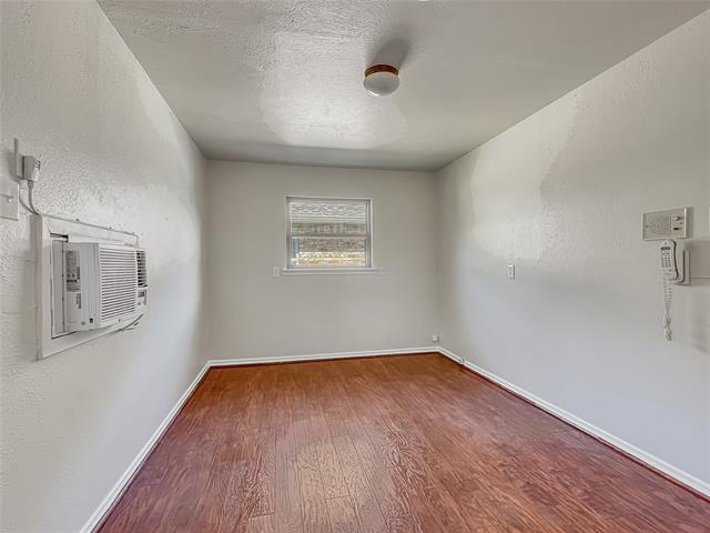 Building Photo - 7608 Meadow Oaks Dr